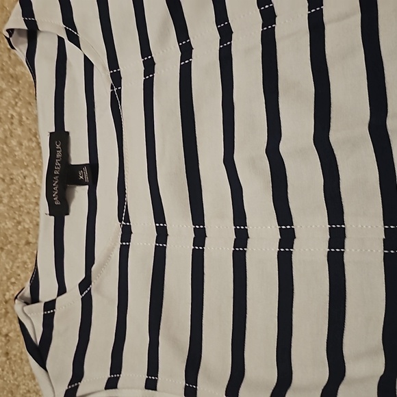 Banana Republic peplum top - Picture 2 of 4